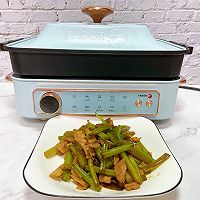 芹菜炒肉的做法图解4