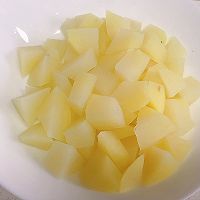 孜然火腿土豆丁的做法图解2