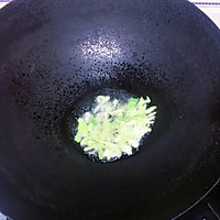 绿豆芽炒撒子的做法图解2