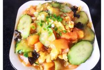 #黄瓜的另类吃法，超级好吃下饭#黄瓜黑木耳炒番茄鸡蛋的做法