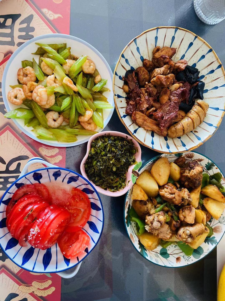 芹菜虾仁的做法
