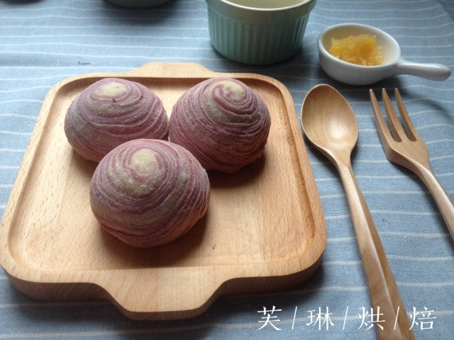 紫薯蛋黄酥的做法