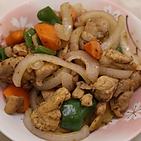 洋葱炒鸡块的做法图解3