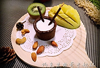 风靡纽约---巧克力曲奇牛奶杯（蓝莓）的做法