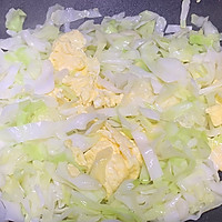 包菜炒蛋的做法图解6