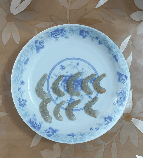 #带着零食去旅行！#整个虾仁海苔鸡蛋饼的做法图解1