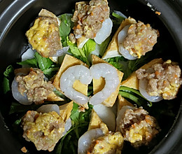 神仙煲（鲜虾肉丸豆腐蘑菇砂锅煲）的做法