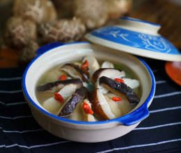 #柏翠辅食节-营养佐餐#鱼饼香菇丝瓜汤的做法