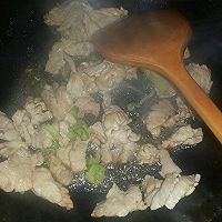 东北菜系_精肉炒白菜片，臻蘑的做法图解7