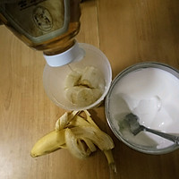 简单的香蕉奶昔来啦的做法图解2
