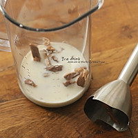 士力架巧克力奶昔冰饮的做法图解3