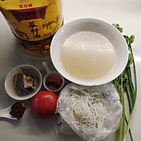 麻辣火锅牛肉米线的做法图解1