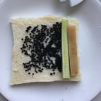 快手早餐-面包寿司卷的做法图解2