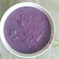 蜂蜜牛奶紫薯粥的做法图解1