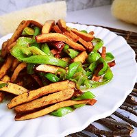 #美食视频挑战赛# 青椒～炒香干的做法图解9