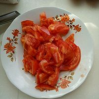 青椒西红柿炒鸡蛋的做法图解1
