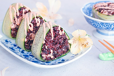 金枪鱼紫米饭团