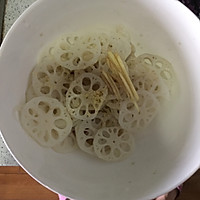 呛藕片的做法图解2