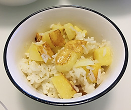 焖土豆饭的做法