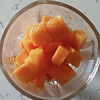 木瓜桃胶炖牛奶的做法图解3