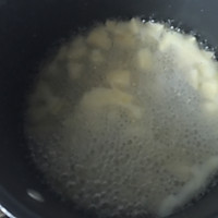 奶香苹果粥的做法图解4