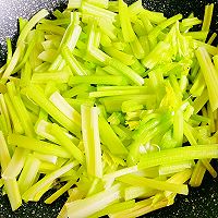 #味达美星厨X小厨中秋团圆宴#芹香肉丝的做法图解5