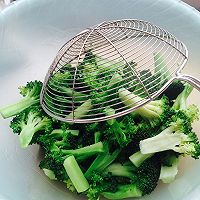 蒜蓉蚝油西兰花的做法图解2