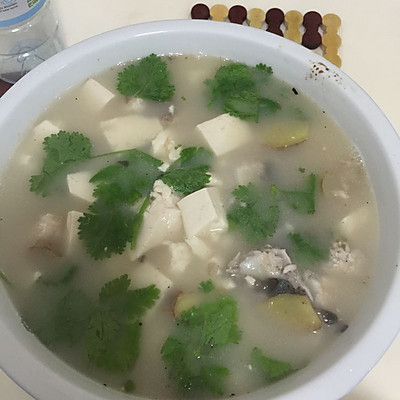 鱼骨豆腐汤