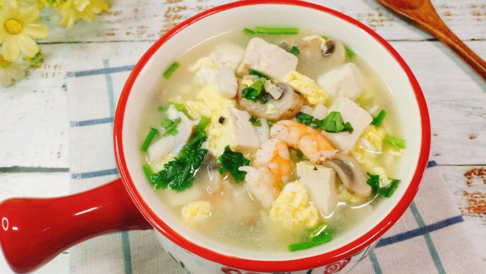 低脂美味的虾仁豆腐菌菇汤