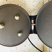 #麦子厨房#小红锅制作宝宝零食～香脆芝麻核桃饼干的做法图解8