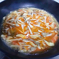 #憋在家里吃什么#虾油贝丁菌菇烩萝卜丝的做法图解16