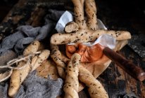 全麦椒盐芝麻咸面包棍——波兰种【健康小食】的做法