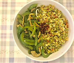 肉丝鸡蛋西红柿豇豆拌面的做法