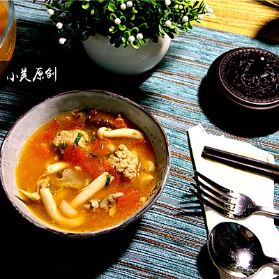 肉圆菌菇汤，小美的美食