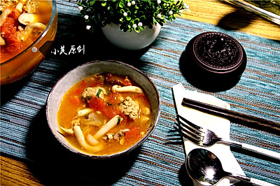 肉圆菌菇汤，小美的美食