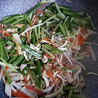 春季鲜味－韭菜春笋小炒的做法图解8
