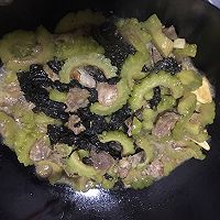 #美食新势力#超美味紫苏叶苦瓜焖肉的做法图解5
