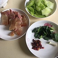 莴苣炒腊肉的做法图解1