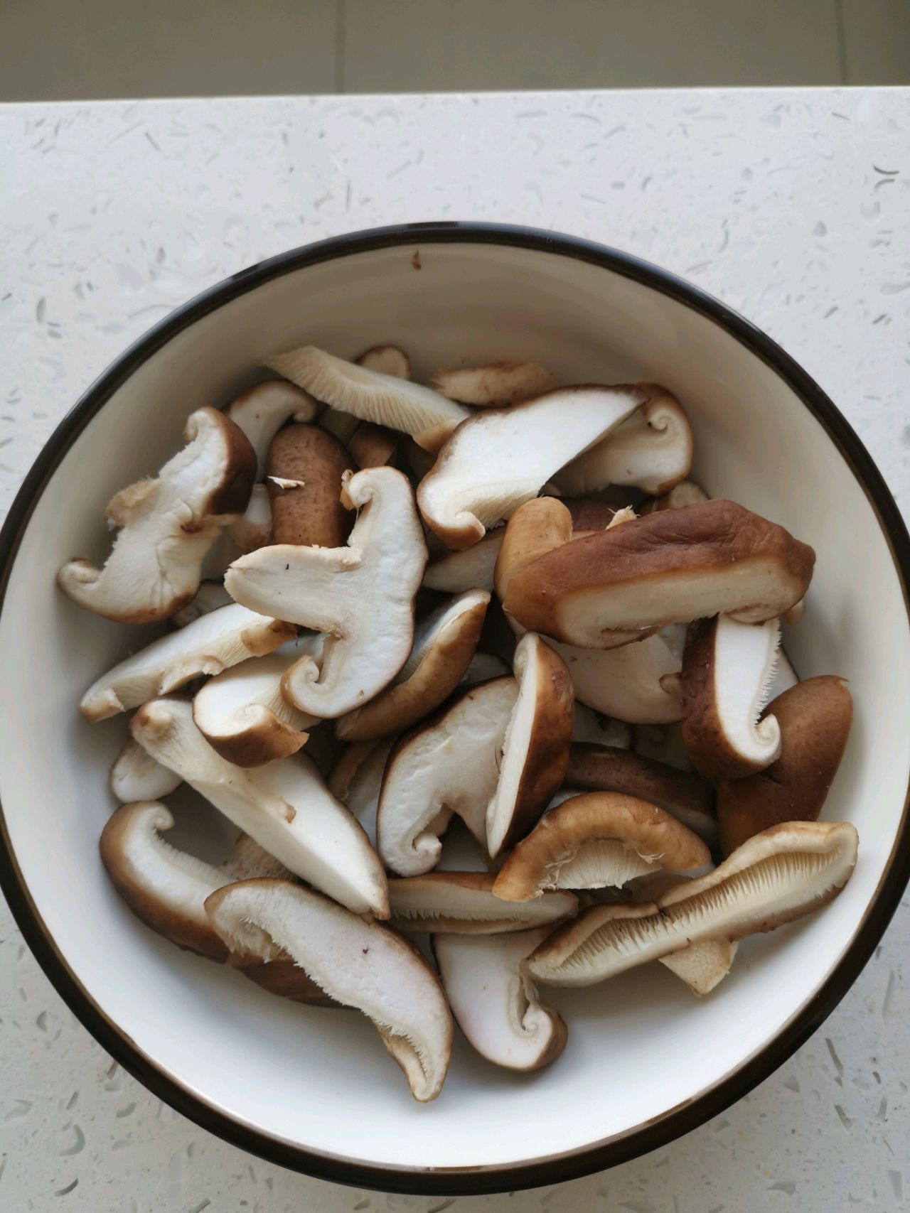 香菇木耳肉丁拌面怎么做_香菇木耳肉丁拌面的做法_豆果美食