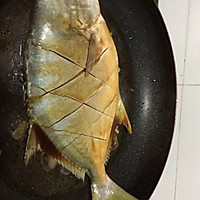 鲳鱼/银鲳 简单做法的做法图解1