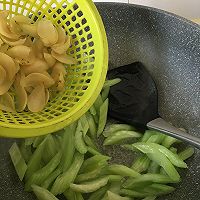 西芹百合的做法图解6