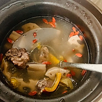 清润补血～莲藕花生米猪骨汤的做法图解5