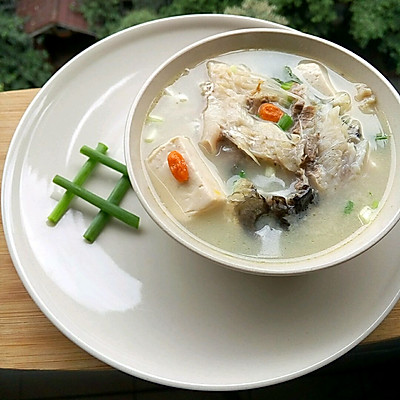 鲫鱼豆腐汤