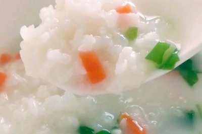 胡萝卜青菜粥 8+宝宝辅食
