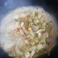 草鱼炖酸菜的做法图解7