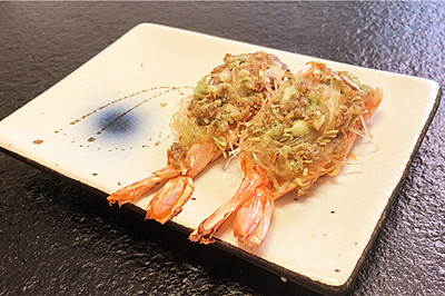 Q弹辛香的蒜蓉粉丝烤虾