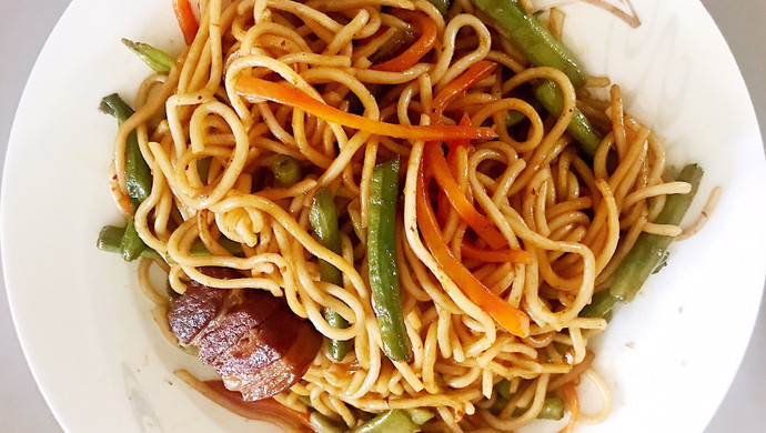 红烧肉豆角焖面