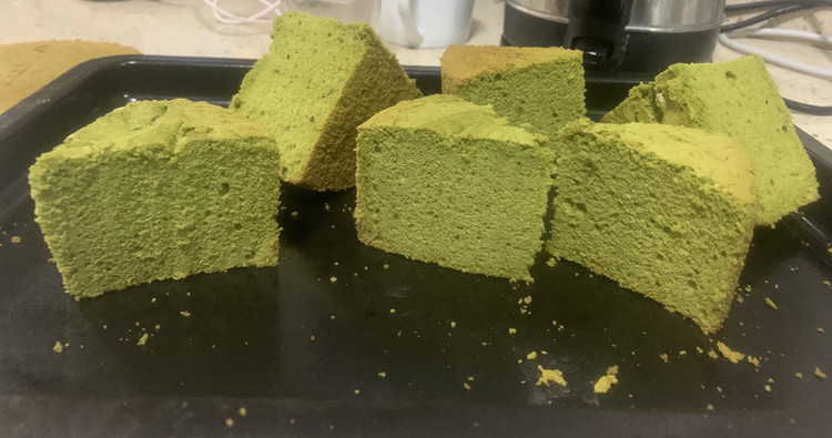 新手简易六寸抹茶戚风蛋糕的做法