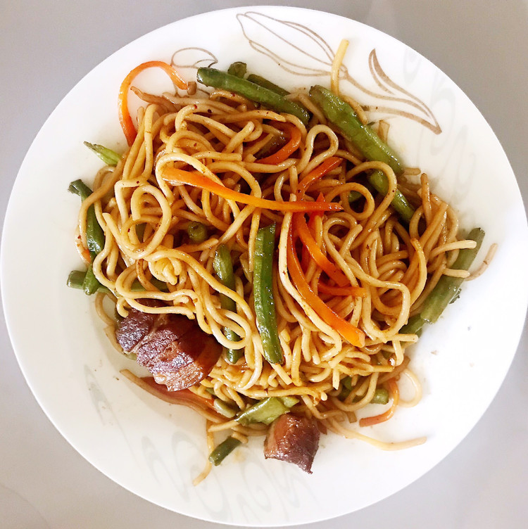 红烧肉豆角焖面的做法