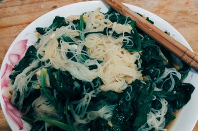 家庭版凉拌菠菜粉丝